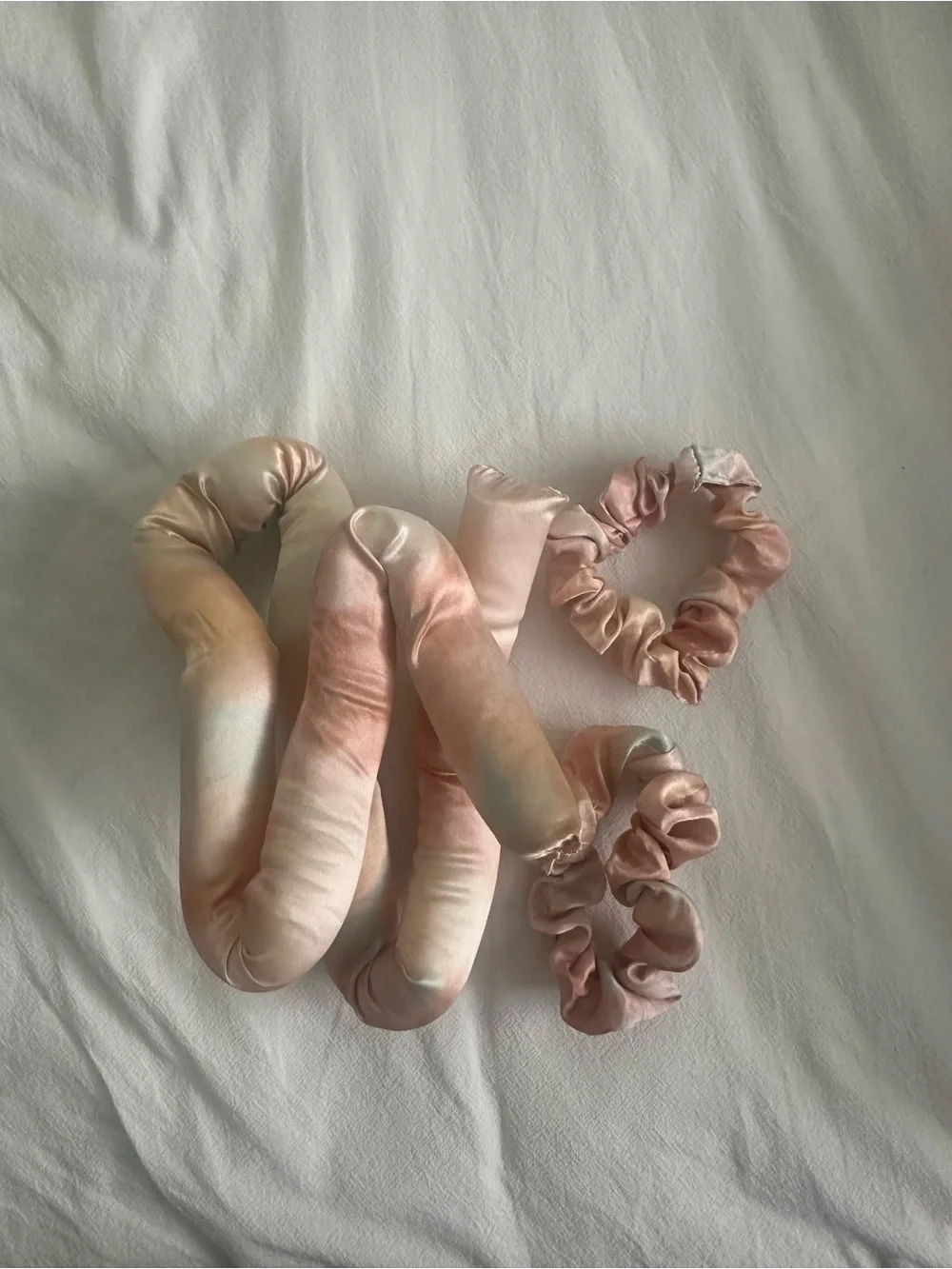 Silky Pink Tie-Dye Sleep Hair Set — Scrunchies & Hair Wrap